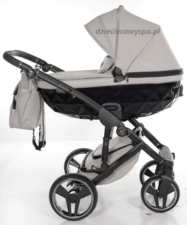 5060.jpg Wózek dziecięcy Junama Diamond Basic v3 2w1, z opcją 3w1 lub 4w1- fotelik z adapterem - zdjęcie 66